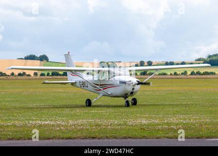 Avion monomoteur léger Cessna F172M Skyhawk. Banque D'Images