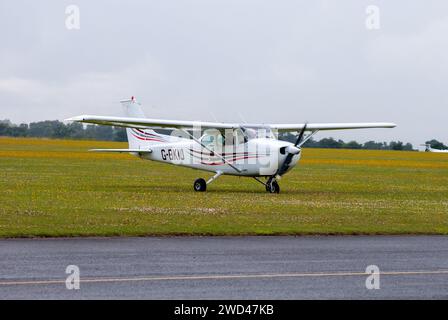 Avion monomoteur léger Cessna F172M Skyhawk. Banque D'Images