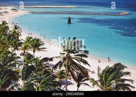 Plages blanches longent la côte sous le vent d'Aruba ca. 1996. Veuillez créditer photographe : Joan Iaconetti Banque D'Images