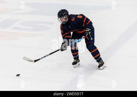 Heerenveen, pays-Bas. 18 janvier 2024. HEERENVEEN, PAYS-Bas - NOVEMBRE 18 : Noor Veldman des pays-Bas pendant l'échauffement du Championnat du monde féminin U18 sur Thialf le 18 janvier 2024 à Heerenveen, pays-Bas (photo de Ricardo Veen/Orange Pictures) crédit : Orange pics BV/Alamy Live News Banque D'Images