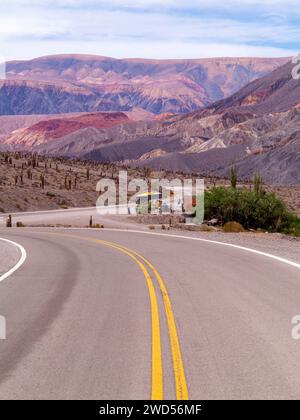 Paysage à Ruta 51 qui relie Salta à San Antonio de Los Cobres, province de Salta, Argentine Banque D'Images