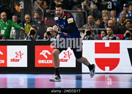 Cologne, Allemagne. 18 janvier 2024. Bonheur de Nicolas Tournat (France) lors du match Menâ&#x80;&#x99;s EHF Euro 2024 entre la France et la Croatie au Lanxess Arena de Berlin, Cologne Credit : Independent photo Agency/Alamy Live News Banque D'Images