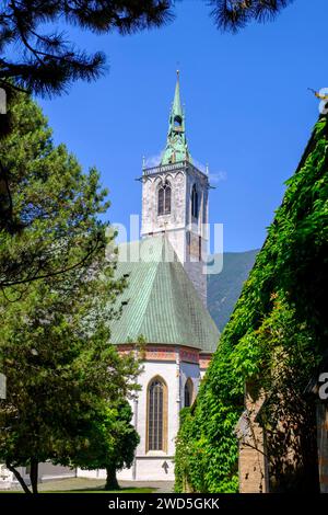 Église paroissiale Maria Himmelfahrt, Stadtpark, Schwaz, Inntal, Tyrol, Autriche Banque D'Images