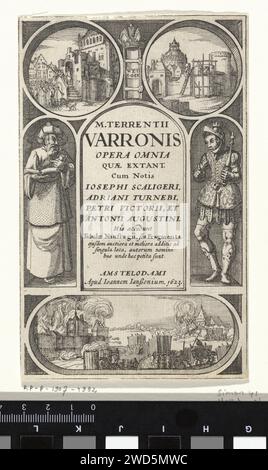 Page de titre pour : Opera Omnia Qvæ existant, 1623, Claes Jansz. Visscher (II), 1623 imprimer page de titre avec un cadre en forme d'arc au milieu dans lequel le titre du livre, flanqué d'un érudit et d'un chevalier. Au-dessus du titre deux fenêtres circulaires avec à gauche une foule qui est adressée depuis les escaliers d'une mairie, et à droite la construction d'un fort. Un code couronné entre les deux fenêtres supérieures. Sous le titre une fenêtre ovale dans laquelle un investissement d'une ville peut être vu. Amsterdam attaque de gravure de papier  SIEGE. armure. vue sur la ville et paysage avec constructions artificielles. couronne (symbole de Banque D'Images