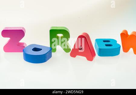 Lettre de l'alphabet coloré cubes en bois Banque D'Images