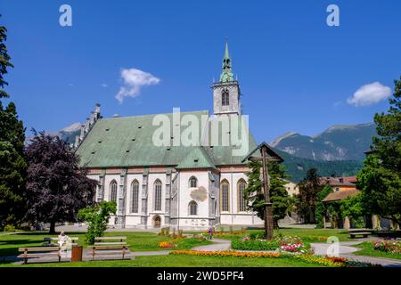 Église paroissiale Maria Himmelfahrt, Stadtpark, Schwaz, Inntal, Tyrol, Autriche Banque D'Images