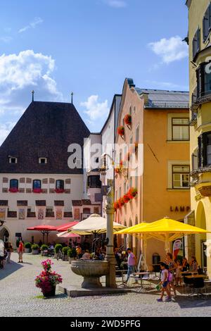 Place de la ville supérieure avec hôtel de ville, Hall au Tyrol, Inntal, Tyrol, Autriche Banque D'Images