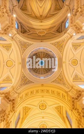 VICENCE, ITALIE - 7 NOVEMBRE 2023 : la coupole de l'église baroque Chiesa di Santo Stefano. Banque D'Images