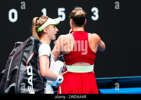 Melbourne, Australie, 19 janvier 2024. La joueuse de tennis Aryna Sabalenka de Biélorussie et Lesia Tsurenko d'Ukraine à l'Open australien de tennis Grand Chelem 2024 à Melbourne Park. Crédit photo : Frank Molter/Alamy Live news Banque D'Images