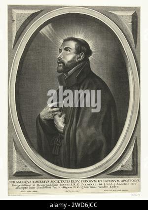 Heilige Francisco Xavier, Matthew Borrekens, d'après Erasmus Quellinus (2), 1643 - 1660 imprimer Portrait en liste ovale de Saint François Xaverius, prêtre jésuite du XVIe siècle qui était missionnaire en Inde et au Japon. Buste vers la gauche. Il dirige ses yeux vers le ciel. Papier Anvers gravure du missionnaire jésuite Francis Xavier ; attributs possibles : croix, crucifix, cœur enflammé, indien, lily, torche Banque D'Images