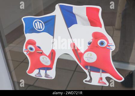 Paris , France - 01 14 2024 : allianz assurance JO Paris 2024 autocollants mascotte des Jeux Olympiques du sponsor façade bureau de l'agence financière servie Banque D'Images