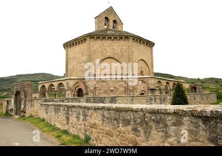 Église Santa Maria de Eunate (romane du XIIe siècle). Muruzabal, Navarre, Espagne. Banque D'Images