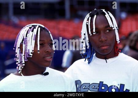 Serena Williams (li.) Und Schwester venus Serena Williams est partie et sœur venus Banque D'Images