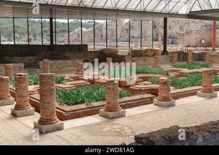 Maison des fontaines. Éléments historiques trouvés sur le site dans les travaux archéologiques. Image des ruines romaines à Conimbriga, Portugal. Banque D'Images