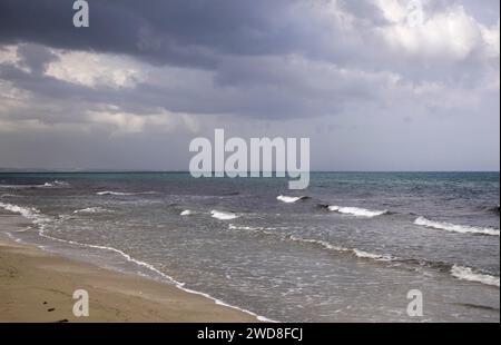 La plage Mackenzie à Larnaca. Chypre Banque D'Images