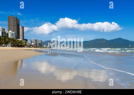 Paysage de My Khe Beach situé à Da Nang, centre du Vietnam Banque D'Images