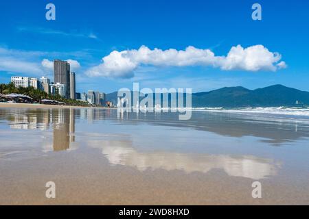 Paysage de My Khe Beach situé à Da Nang, centre du Vietnam Banque D'Images