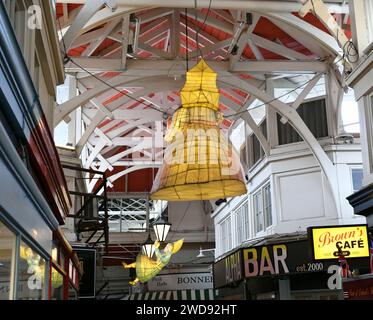 Décorations suspendues au plafond dans Oxford Covered Market Banque D'Images