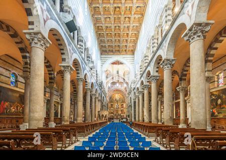 PISE, ITALIE - 18 DÉCEMBRE 2021 : à l'intérieur de la cathédrale de Pise. Banque D'Images