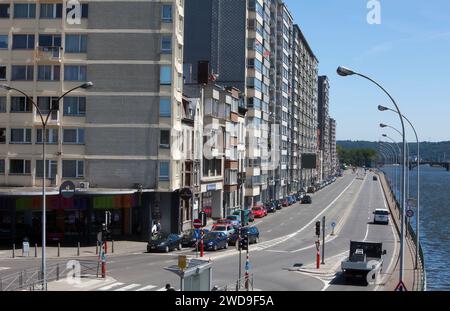 Immeubles sur la Meuse, Quai de la Goffe, Liège, Wallonie, Belgique, Europe Banque D'Images