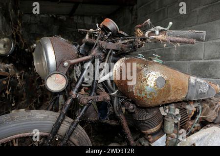 Brough Superior Barn Find Banque D'Images