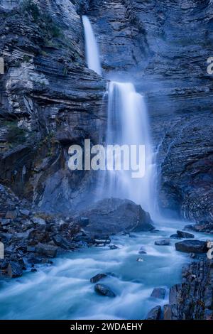 Sorrosal Waterfal, Broto, Parc National Ordesa i Monte Perdido, province de Huesca, Aragon Banque D'Images