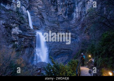 Sorrosal Waterfal, Broto, Parc National Ordesa i Monte Perdido, province de Huesca, Aragon Banque D'Images