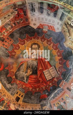 233 peintures au plafond dans l'église Sainte-Marie de Leusa avec ses peintures murales vandalisées de 1812 AD représentant des scènes de la Bible. Permet-Albanie. Banque D'Images