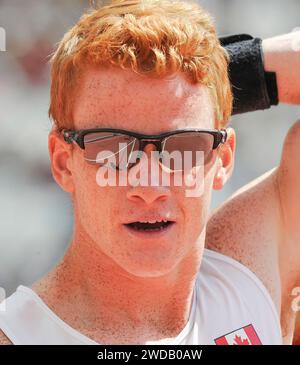 Shawn Barber en compétition dans le coffre à la perche et saute 5,93 et établit un record national canadien aux Jeux d'anniversaire de Sainsbury au stade Banque D'Images