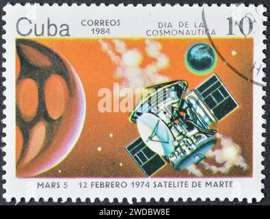 Timbre-poste annulé imprimé par Cuba, qui montre le vaisseau spatial 'Mars-5' (URSS), 1974, jour de la cosmonautisme, vers 1984. Banque D'Images