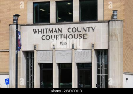 Colfax, WA, USA - 23 mai 2023 ; panneau pour Whitman County Courthouse et date de construction 1955 à Colfax Washington Banque D'Images