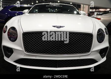 Philadelphie, Pennsylvanie, États-Unis - 14 janvier 2024 - Une couleur blanche de Bentley Continental GT V8 2023 Banque D'Images