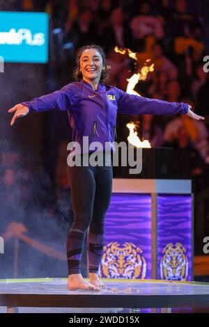 Baton Rouge, LOUISIANE, États-Unis. 19 janvier 2024. Elena Arenas de la LSU est présentée à la foule avant l'action de gymnastique de la NCAA entre les Wildcats du Kentucky et les Tigers de la LSU au Pete Maravich Assembly Center à Baton Rouge, LOUISIANE. Jonathan Mailhes/CSM/Alamy Live News Banque D'Images