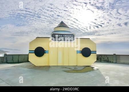 Le Giant Camera ou Camera Obscura, un monument historique et une attraction touristique, se trouve à côté de la Cliff House à Ocean Beach à San Francisco, en Californie. Banque D'Images