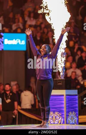 Baton Rouge, LOUISIANE, États-Unis. 19 janvier 2024. Kiya Johnson de la LSU est présenté à la foule avant l'action de gymnastique de la NCAA entre les Wildcats du Kentucky et les Tigers de la LSU au Pete Maravich Assembly Center à Baton Rouge, LOUISIANE. Jonathan Mailhes/CSM/Alamy Live News Banque D'Images