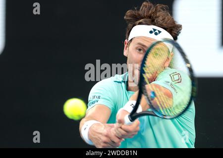 Melbourne, Australie, 20 janvier 2024. Le joueur de tennis norvégien Casper Ruud est en action lors de l'Open australien de tennis Grand Chelem 2024 à Melbourne Park. Crédit photo : Frank Molter/Alamy Live news Banque D'Images