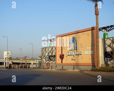 Le Caire, Egypte, janvier 6 2024 : Carrefour City Center Egypt, une multinationale française de vente au détail et de gros dont le siège social est à Massy, France, a Banque D'Images