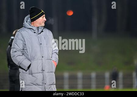 Deinze, Belgique. 19 janvier 2024. L'entraîneur Geert Emmerechts de la Lierse SK photographié lors d'un match de football entre KMSK Deinze et Lierse Kempenzonen lors de la 18e journée de la saison Challenger Pro League 2023-2024, le vendredi 19 janvier 2024 à Deinze, Belgique . Crédit : Sportpix/Alamy Live News Banque D'Images