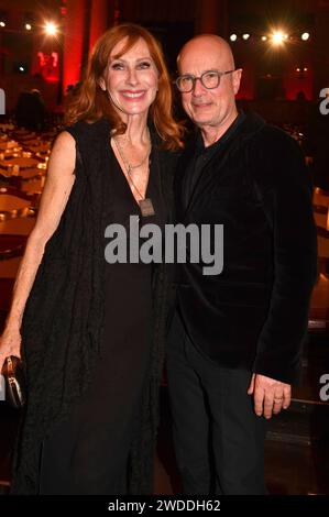 Andrea Sawatzki und Christian Berkel BEI der Verleihung des 45. Bayerischen Filmpreises 2023 im Prinzregententheater. München, 19.01.2024 *** Andrea Sawatzki et Christian Berkel à la présentation du Prix du film bavarois 45 2023 au Prinzregententheater Munich, 19 01 2024 Foto:XB.xInsingerx/xFuturexImagex filmpreis 4154 Banque D'Images