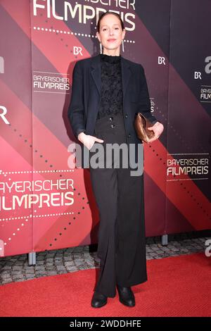 Lisa Bitter / Verleihung des Bayerischen Filmpreis / Théâtre Prinzregenten / München / 19. Januar 2024 *** Lisa Bitter Présentation du Prix du cinéma bavarois Prinzregenten Theater Munich 19 janvier 2024 Banque D'Images