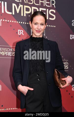 Lisa Bitter / Verleihung des Bayerischen Filmpreis / Théâtre Prinzregenten / München / 19. Januar 2024 *** Lisa Bitter Présentation du Prix du cinéma bavarois Prinzregenten Theater Munich 19 janvier 2024 Banque D'Images