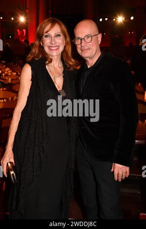 Andrea Sawatzki und Christian Berkel / Verleihung des Bayerischen Filmpreis / Fête / Preisträger / Théâtre Prinzregenten / München / 19. Januar 2024 *** Andrea Sawatzki et Christian Berkel Présentation du Prix du film bavarois lauréat du Prinzregenten Theater Munich 19 janvier 2024 Banque D'Images