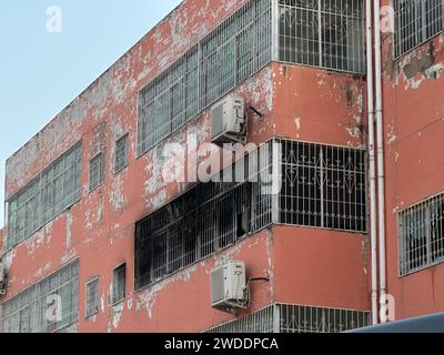 (240120) -- NANYANG, 20 janvier 2024 (Xinhua) -- cette photo prise le 20 janvier 2024 montre le site de l'incendie à l'école Yingcai de la ville de Dushu, comté de Fangcheng, ville de Nanyang, province du Henan, dans le centre de la Chine. Une équipe de travail a été envoyée dans la province centrale du Henan pendant la nuit pour guider le travail de sauvetage et de suivi après un incendie dans le dortoir de l'école vendredi soir, a déclaré samedi le ministère de la gestion des urgences. Treize étudiants ont été tués et un autre blessé dans un incendie qui a eu lieu dans un dortoir d'école dans le comté de Fangcheng, dans la ville de Nanyang, dans la province du Henan, dans le centre de la Chine, sur Frida Banque D'Images