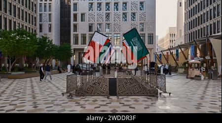 Barahat Msheireb à Msheireb Downtown Doha, Qatar après-midi prise de vue montrant les drapeaux des pays participants à la coupe d'Asie de l'AFC 2023. Banque D'Images