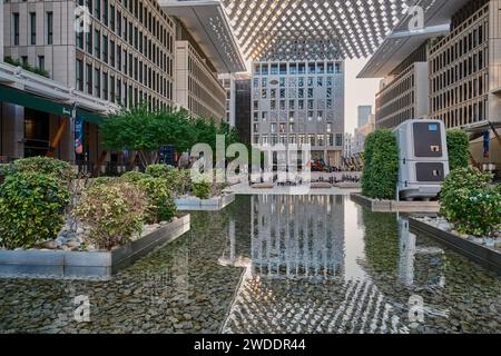 Barahat Msheireb à Msheireb Downtown Doha, Qatar après-midi prise de vue montrant les drapeaux des pays participants à la coupe d'Asie de l'AFC 2023. Banque D'Images