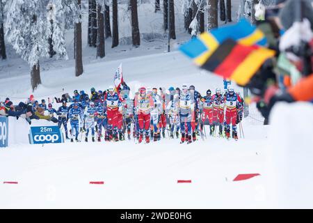 Oberhof, Deutschland. 20 janvier 2024. das Starterfeld am Birx-Steig, 20.01.2024, Oberhof (Deutschland), FIS Cross Country World Cup Oberhof 2024 crédit : dpa/Alamy Live News Banque D'Images