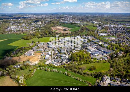 Vue aérienne, zone industrielle Dieselstraße, extension IMS Messsysteme, toit solaire, Hetterscheidt, Heiligenhaus, région de la Ruhr, Rhénanie du Nord-Westphalie, GE Banque D'Images