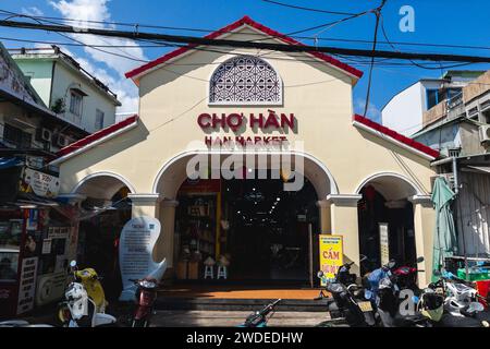 18 janvier 2024 : Han Market, le marché central situé au cœur de la ville de Da Nang, Vietnam. Il est apparu pour la première fois dans les années 1940 comme un tradin spontané Banque D'Images