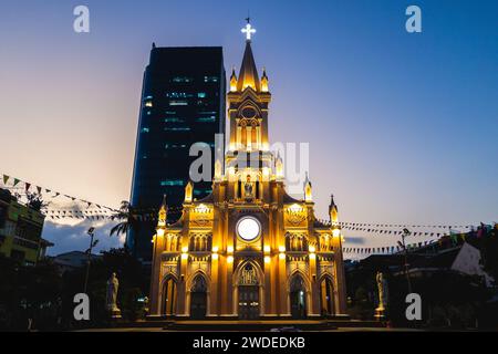 Cathédrale de Da Nang, l'église rose, située à Danang, Vietnam Banque D'Images