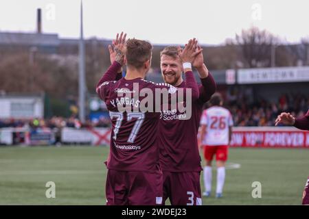 Edimbourg, Royaume-Uni. 20 janvier 2024. Ainslie Park. Edimbourg. Spartans v Hearts. 20 janvier 2024 pendant le match de Scottish Gas Scottish Cup entre Spartans et Kenneth Vargas de Heart célèbre l'ouverture du score avec Stephen Kingsley de Heart (crédit photo : Alamy Live News/David Mollison) crédit : David Mollison/Alamy Live News Banque D'Images